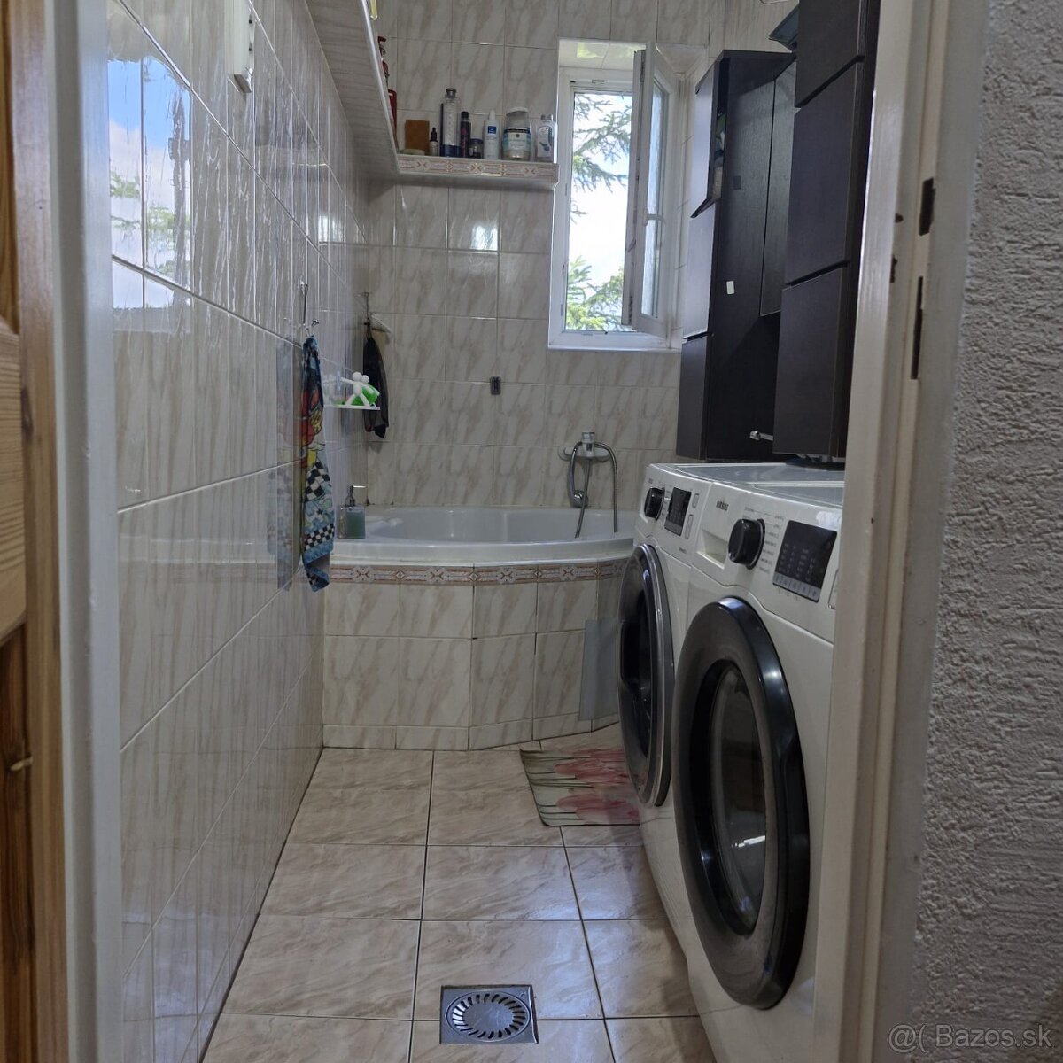 Predáme 3-izbový byt s balkónom, garážou a záhradkou v P.B. - 7