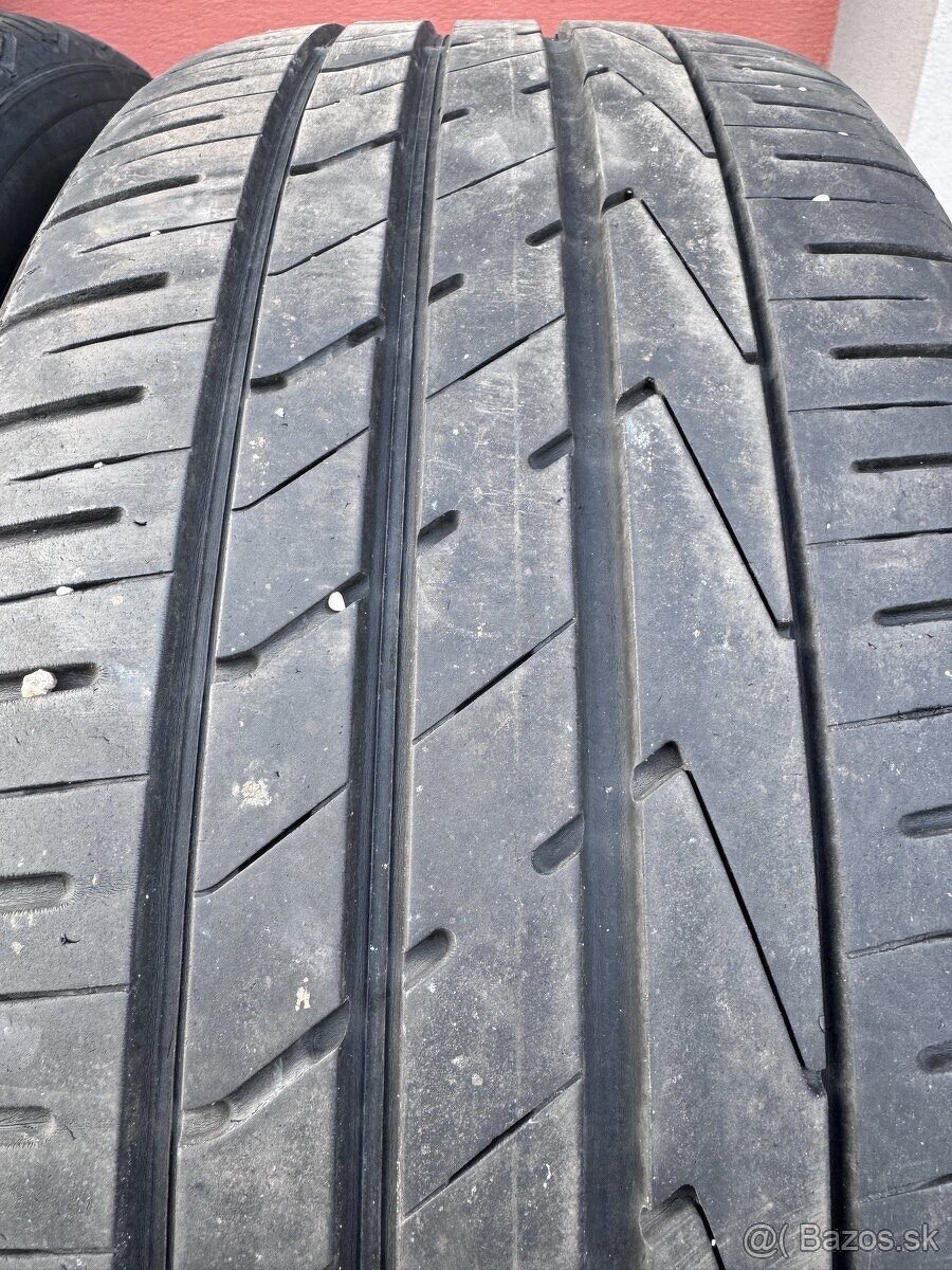 Predám 2 kvalitné pneu HANKOOK Ventus S1 EVO2 SUV 235/50 R19 - 7