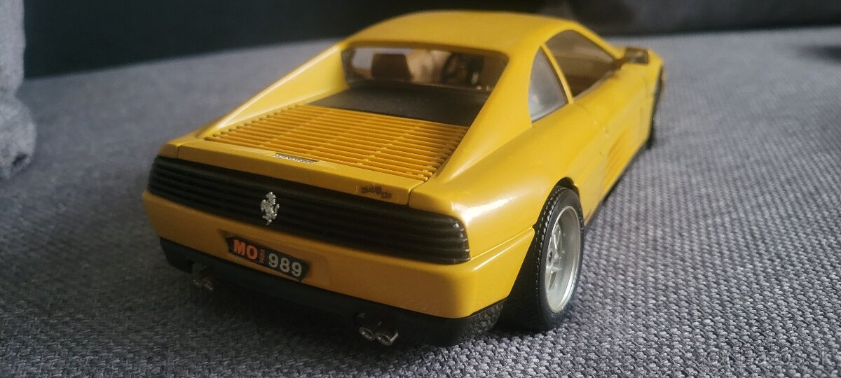 Predam modely Ferrari 1:18 Bburago - 7