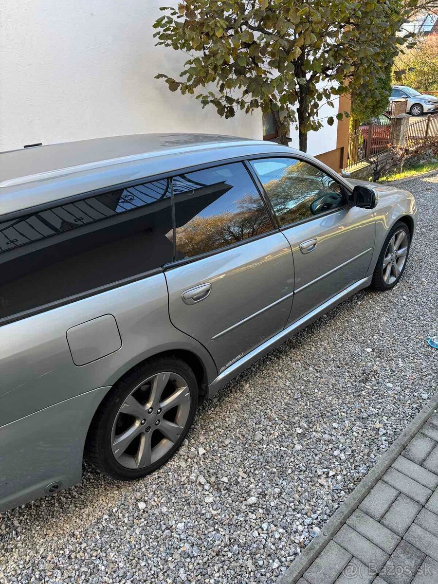 SUBARU LEGACY 2,0i, kombi black limited - 7