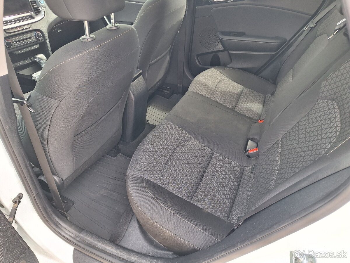 Kia Ceed SW 1.6 CRDi 136k Gold A/T r.v.2020, kúp. v SR - 7