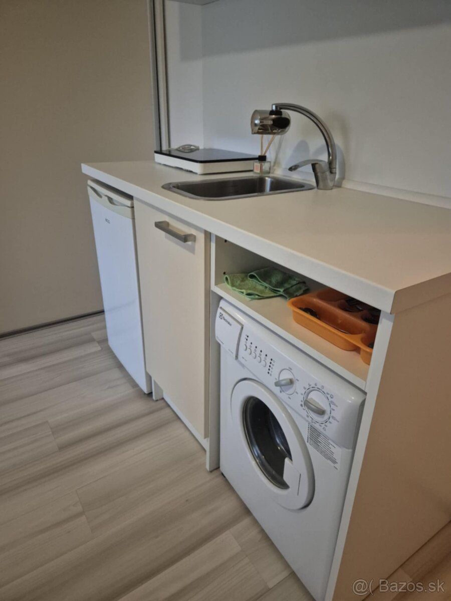 Garzónka (21 m2), ul. Hviezdna, Komárno - 7