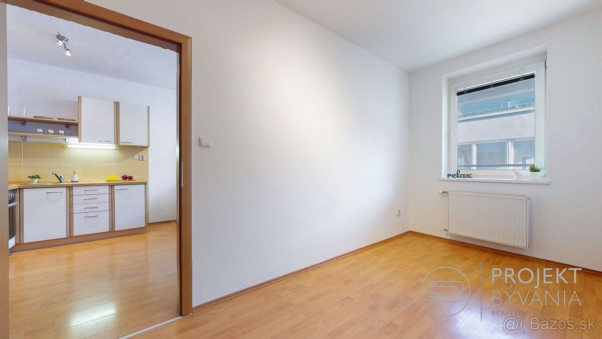 REZERVOVANÉ 2-izbový byt, NÁM. HRANIČIAROV, veľký BALKÓN, v - 7