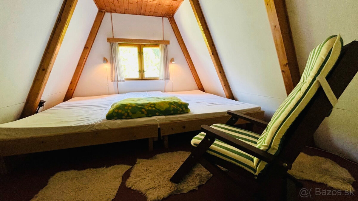 Chata s panoramatickým výhľadom na Súľovské skaly. - 7