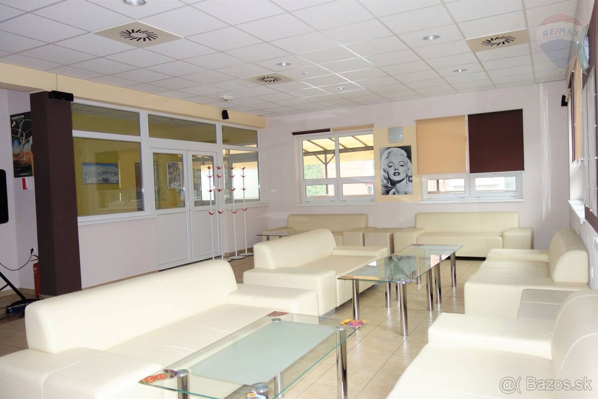 Predaj: Na predaj komerčná budova s parkovaním a širokým vyu - 7