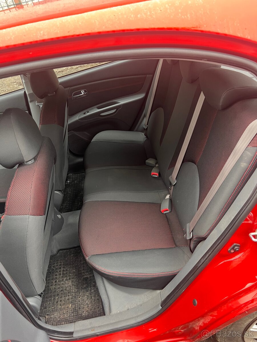 KIA RIO 1.4 benzín - 7