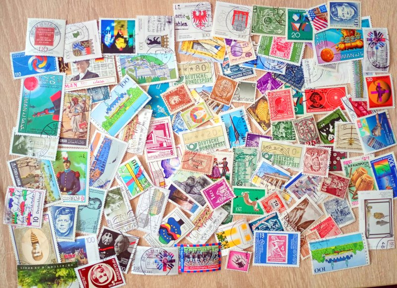 Predám balík poštových známok 1000 ks. č 2 - 7