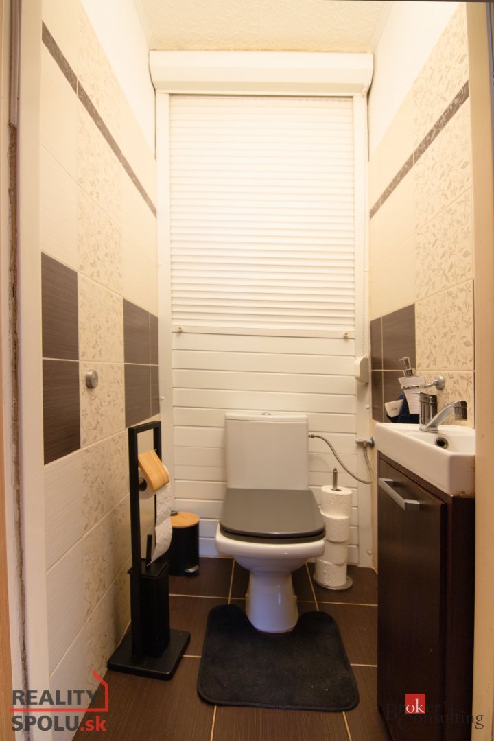 3 izbový byt v centre Nových Zámkov, 76 m2 - 7