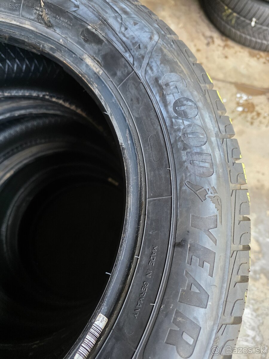 ZIMNE PNEU GOODYEAR 215/65 R17 - 7