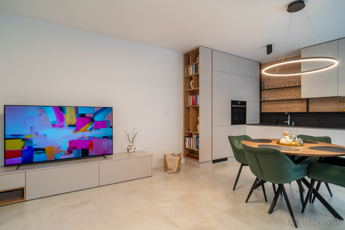 Na predaj štýlový 3-izbový mezonet v historickom centre Trna - 7