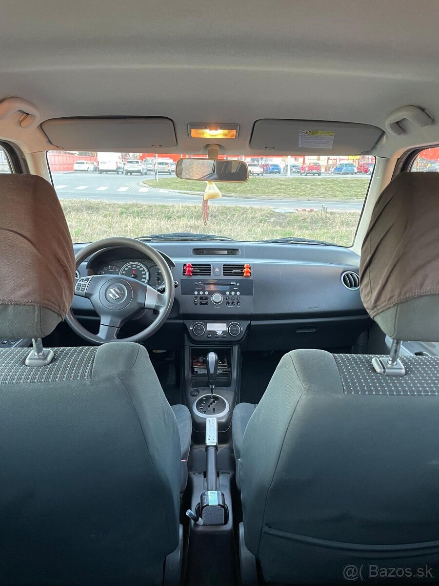 Predám Suzuki Swift 1,5 benzín automat - 7