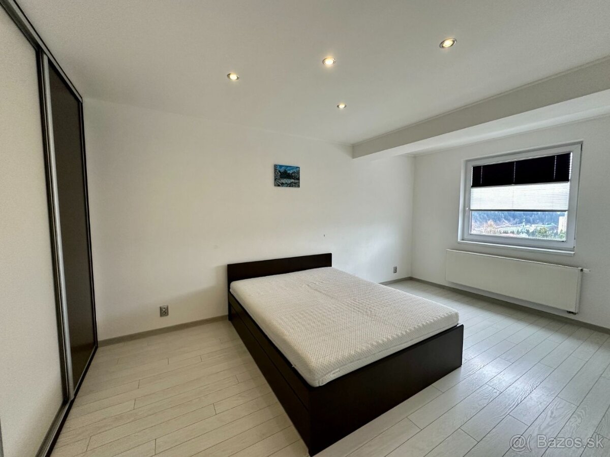 Luxusný 2-izbový byt s krásnym výhľadom na mesto a vnútorným - 7