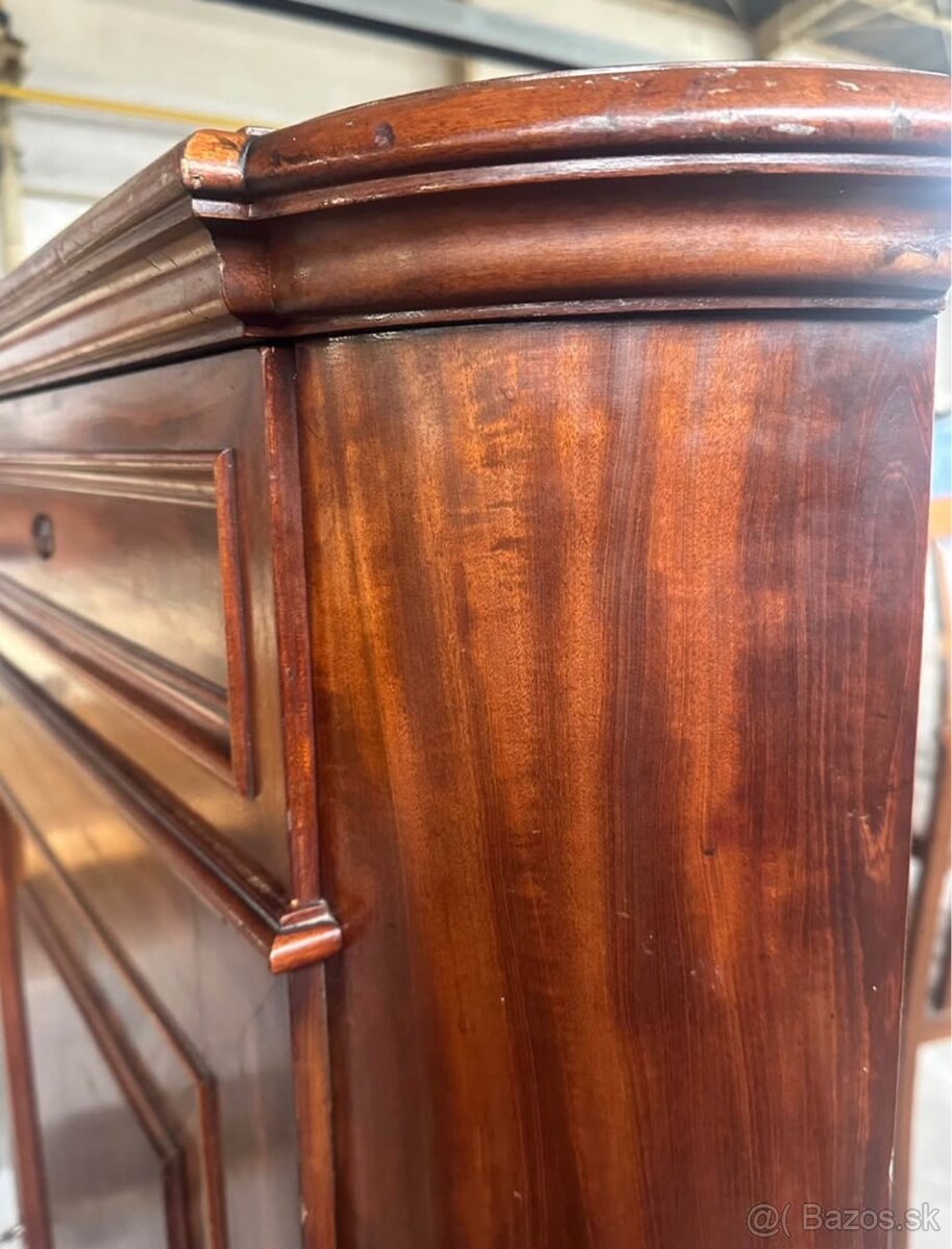 stará vysoká rohová komoda - 7