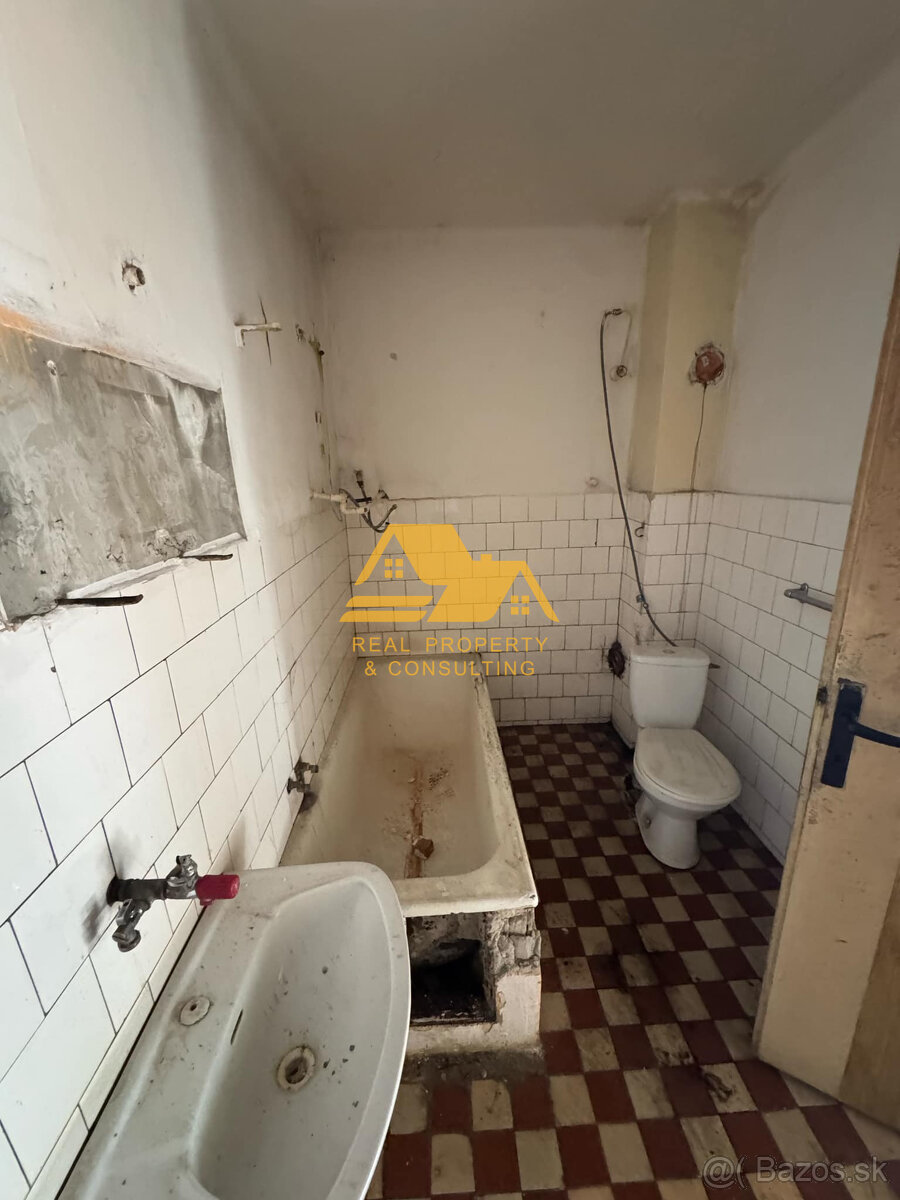 Predám rodinný dom v obci Selice - 7