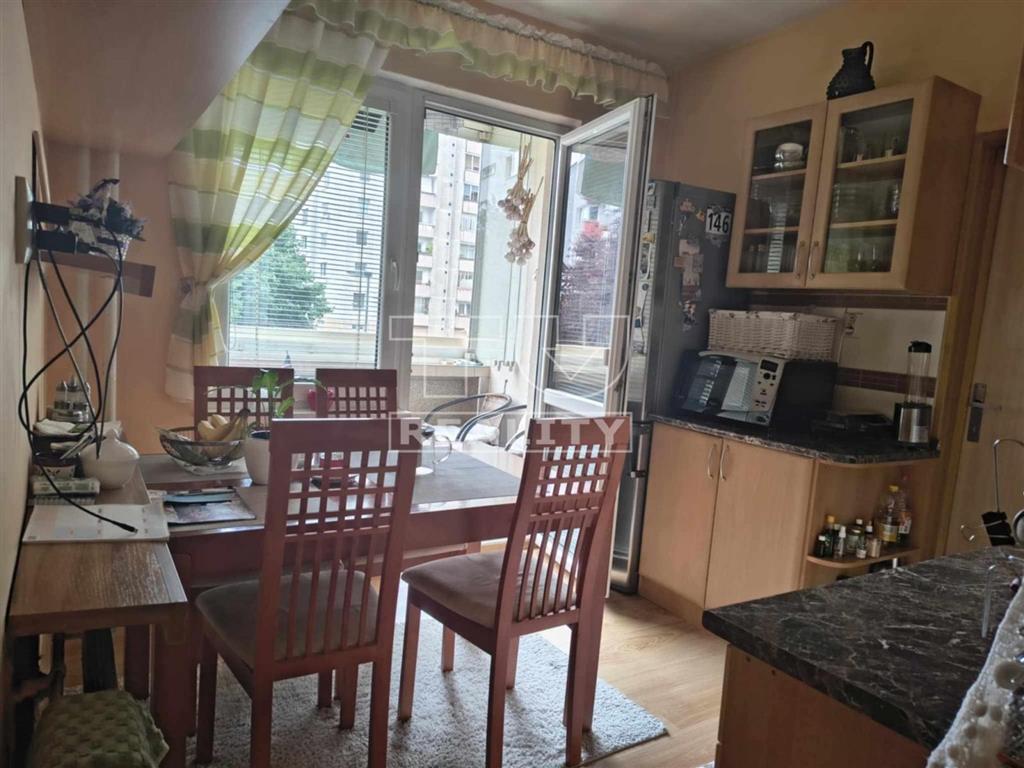NA PREDAJ 3izbový BYT v Púchove - 7