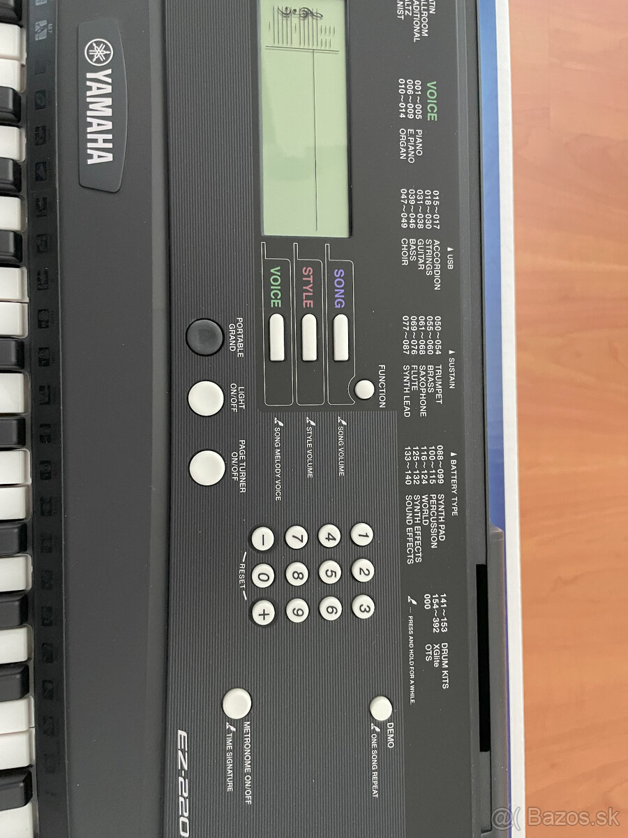 Yamaha EZ-220 Digital Keyboard - 7
