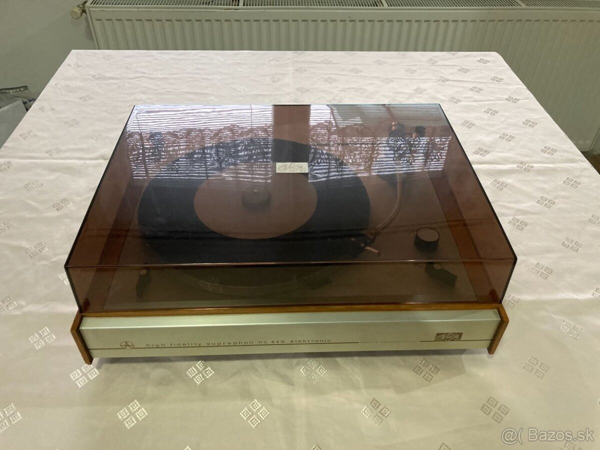 Gramofón Tesla NC440 - 7