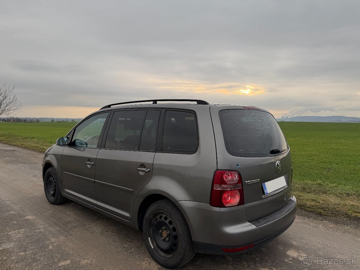 VW Touran 1.9TDI BLS DSG - 7