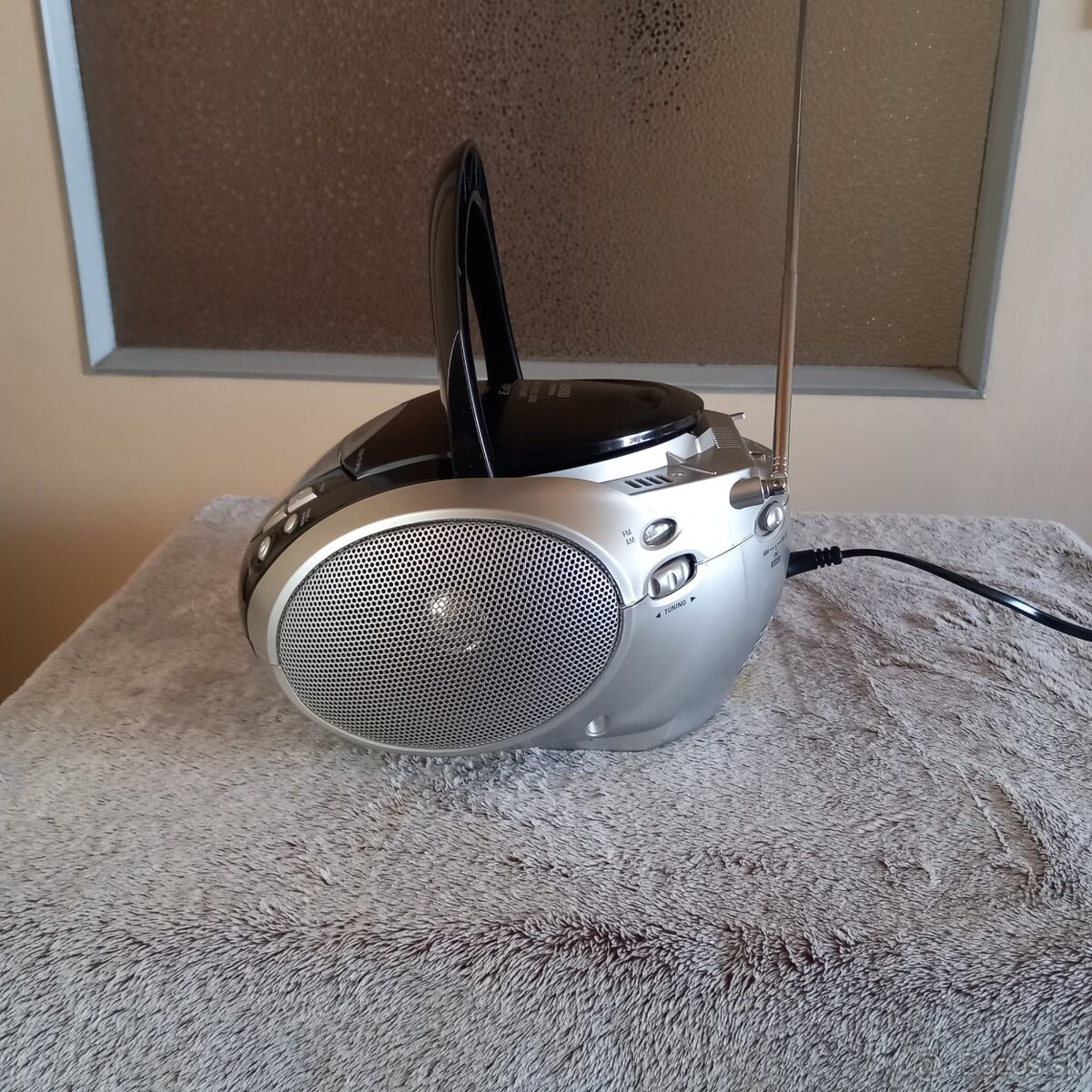 Predám DAEWOO PORTABLE STEREO RÁDIO, CD/MP3 - 7