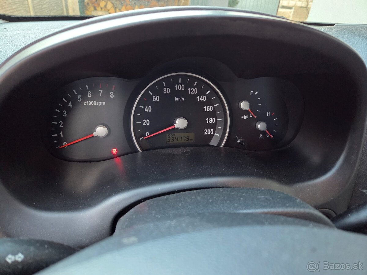 Kia Carnival benzín 2.7 V6 - 7