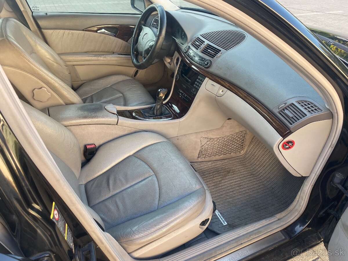 Mercedes-Benz E240 - 7