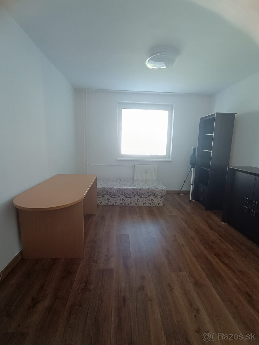 ZĽAVA 3 izbový byt SNP – Fialková ulica - 7