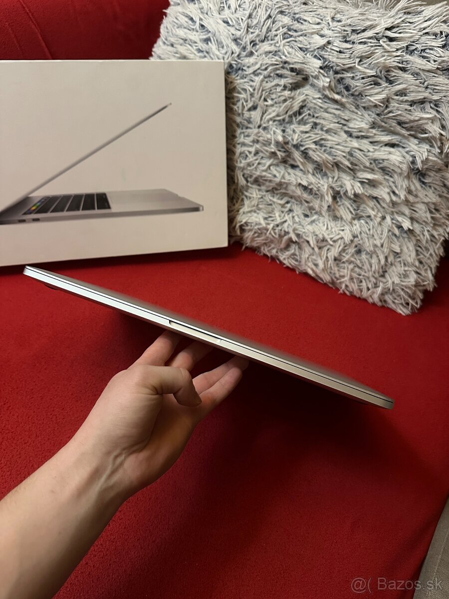 Apple Macbook Pro 15 2017 - 16GB / 512GB / NOVÁ BATÉRIA - 7