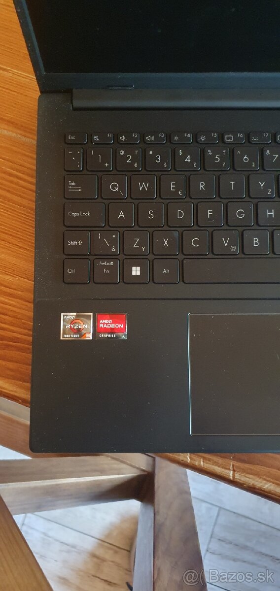 Asus Vivobook Go - 7