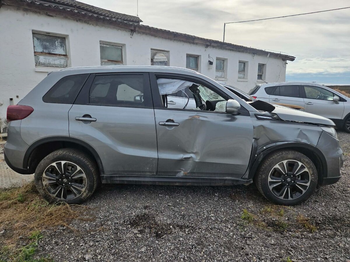 Suzuki Vitara 1.4 hybrid 4x4 - 7
