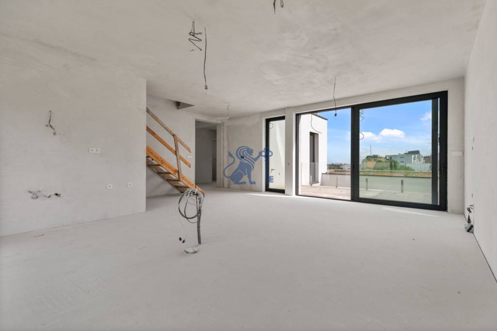 Nadštandardná 4- izbová terasová vila na Kolibe s krásnym vý - 7