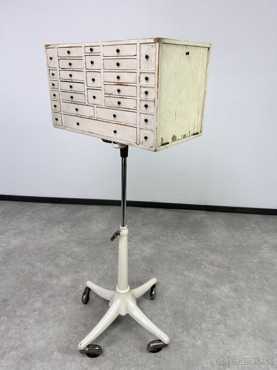 dizajnová skrinka so šuplíkmi Zubný laborant 1930 - 7