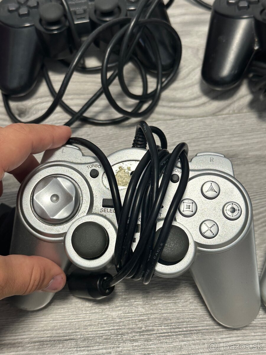 Sony PlayStation 2 FAT + 4 ovládače + 2× originál Memory Car - 7