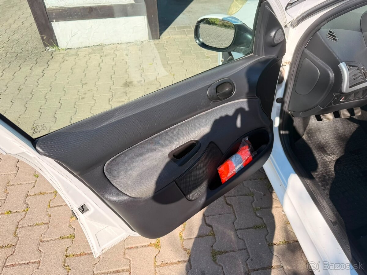 Peugeot 206 plus - 7