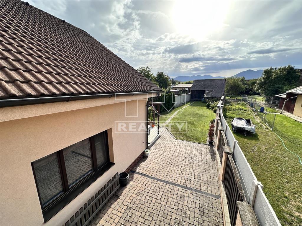 EXKLUZÍVNY RODINNÝ DOM, 140m2, POZEMOK O VÝMERE 781m2, RAJEC - 7