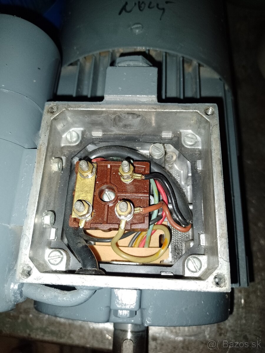 Predám nový elektromotor na 230 V.Rezervovany. - 7