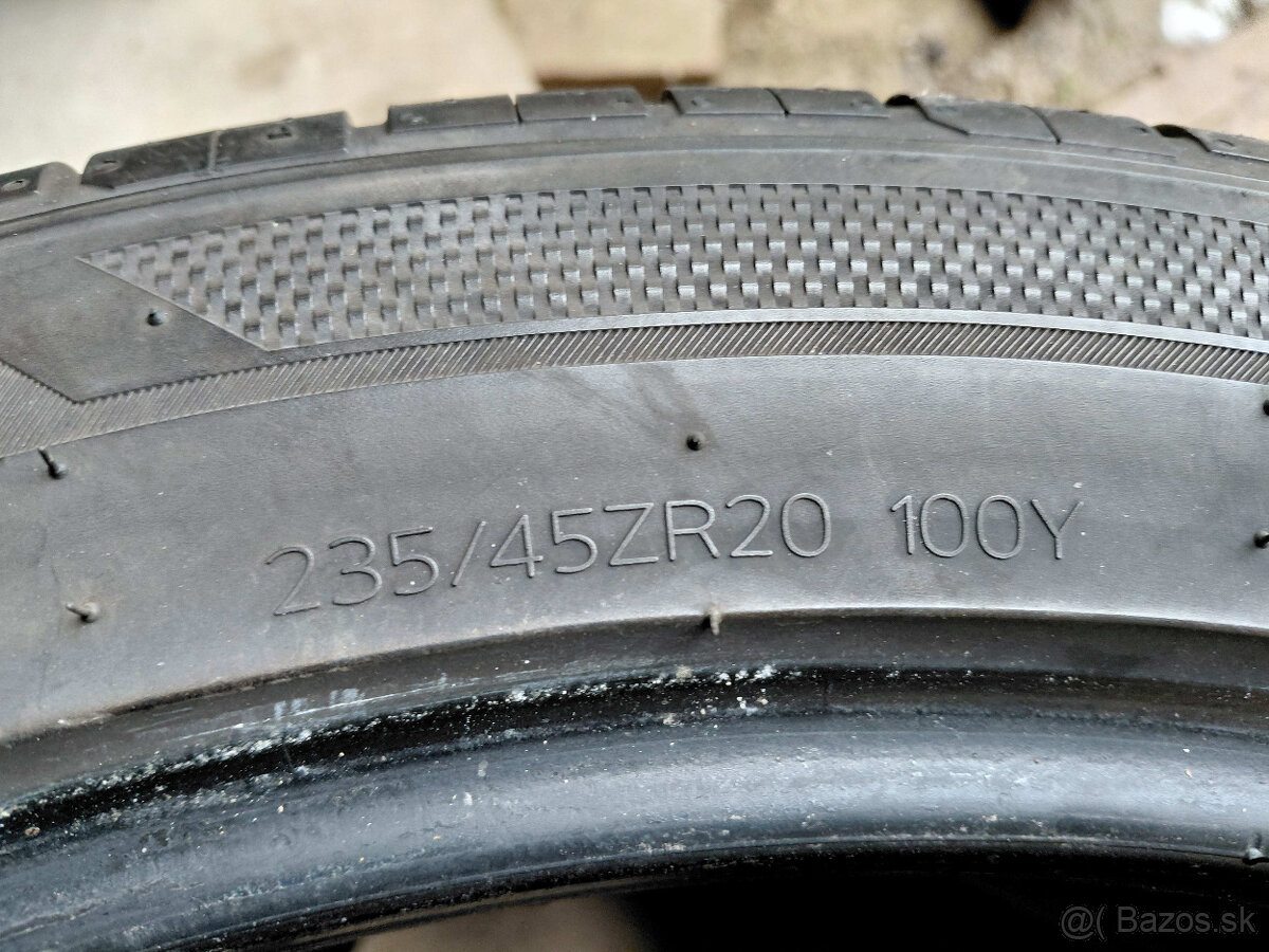 4x Hankook 235/45R20 - 7