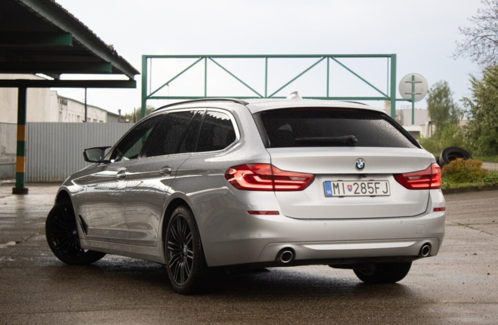 BMW 520d Touring z roku 2017 - 7