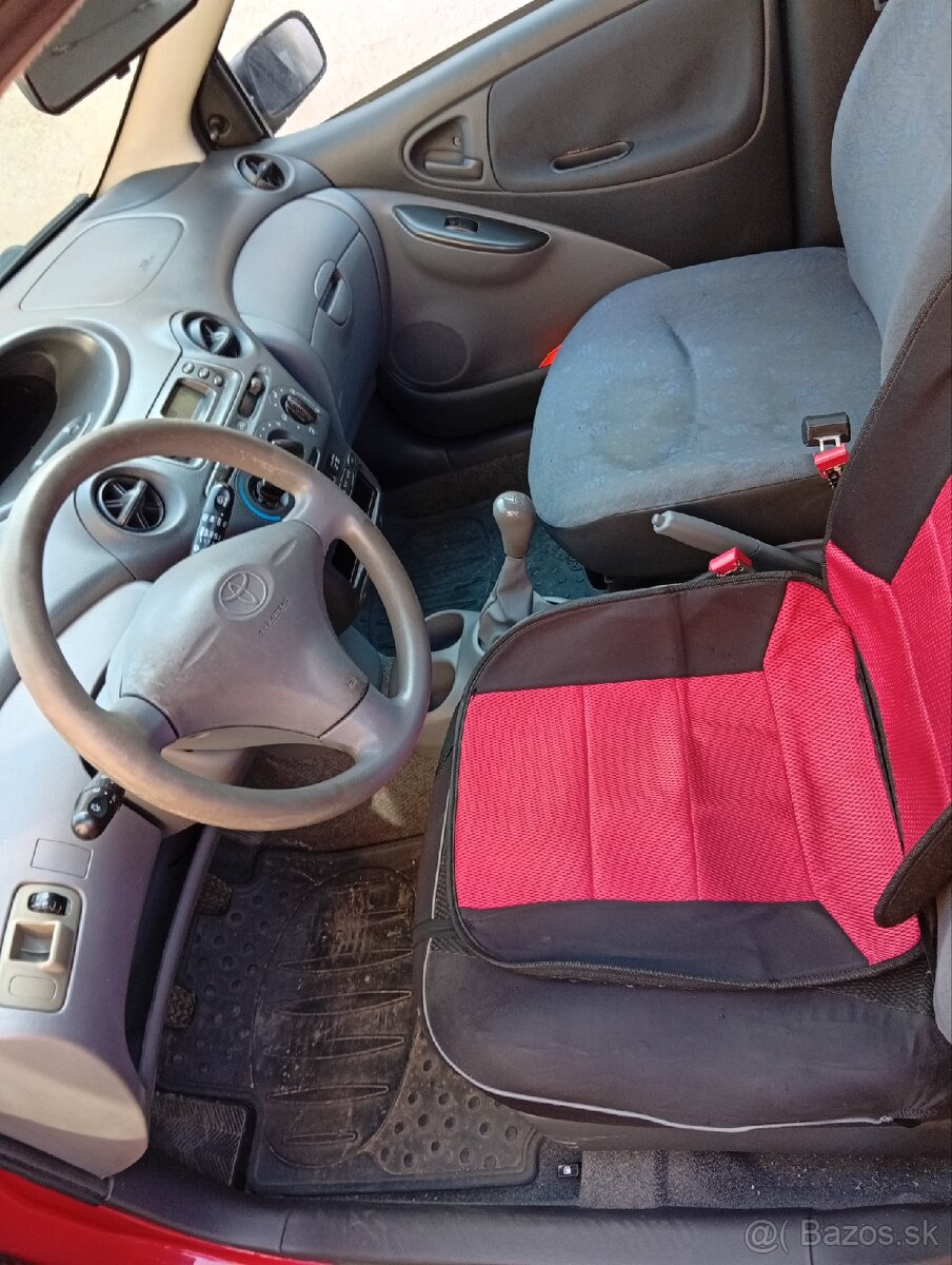 Toyota Yaris - 7