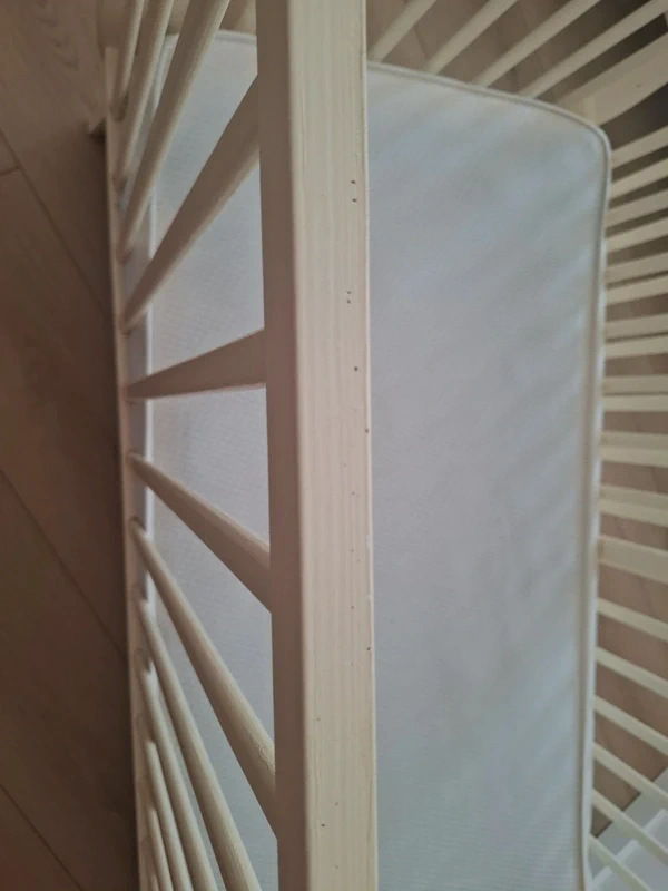 Detská postieľka so zásuvkou a matracom - 7