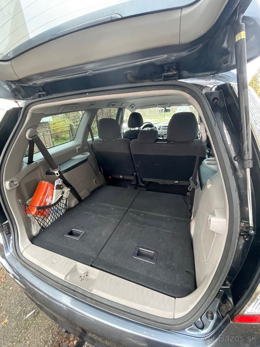 Mitsubishi Grandis 7-miestne - 7