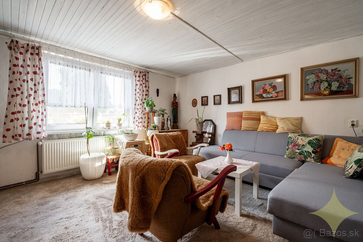 Pokoj vidieka, výhody mesta – Rodinný dom v Novej Bani na pr - 7