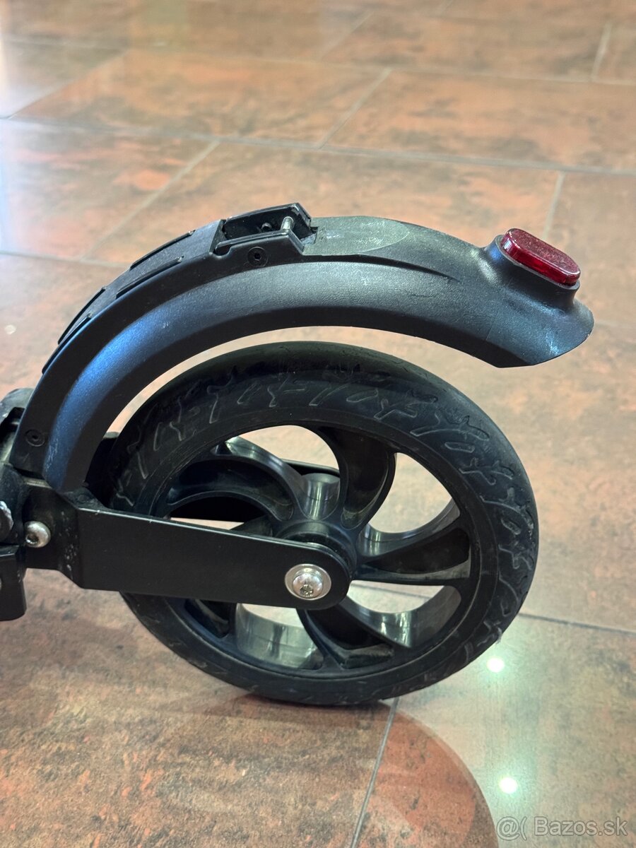 Elektrická kolobežka Kugoo S1+ + nabíjačka - 7