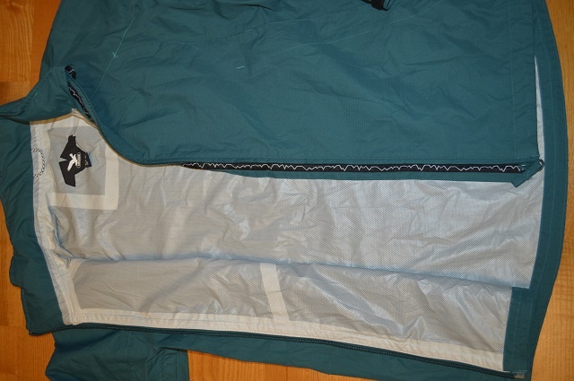 predam - krasna turisticka bunda SALEWA - 7