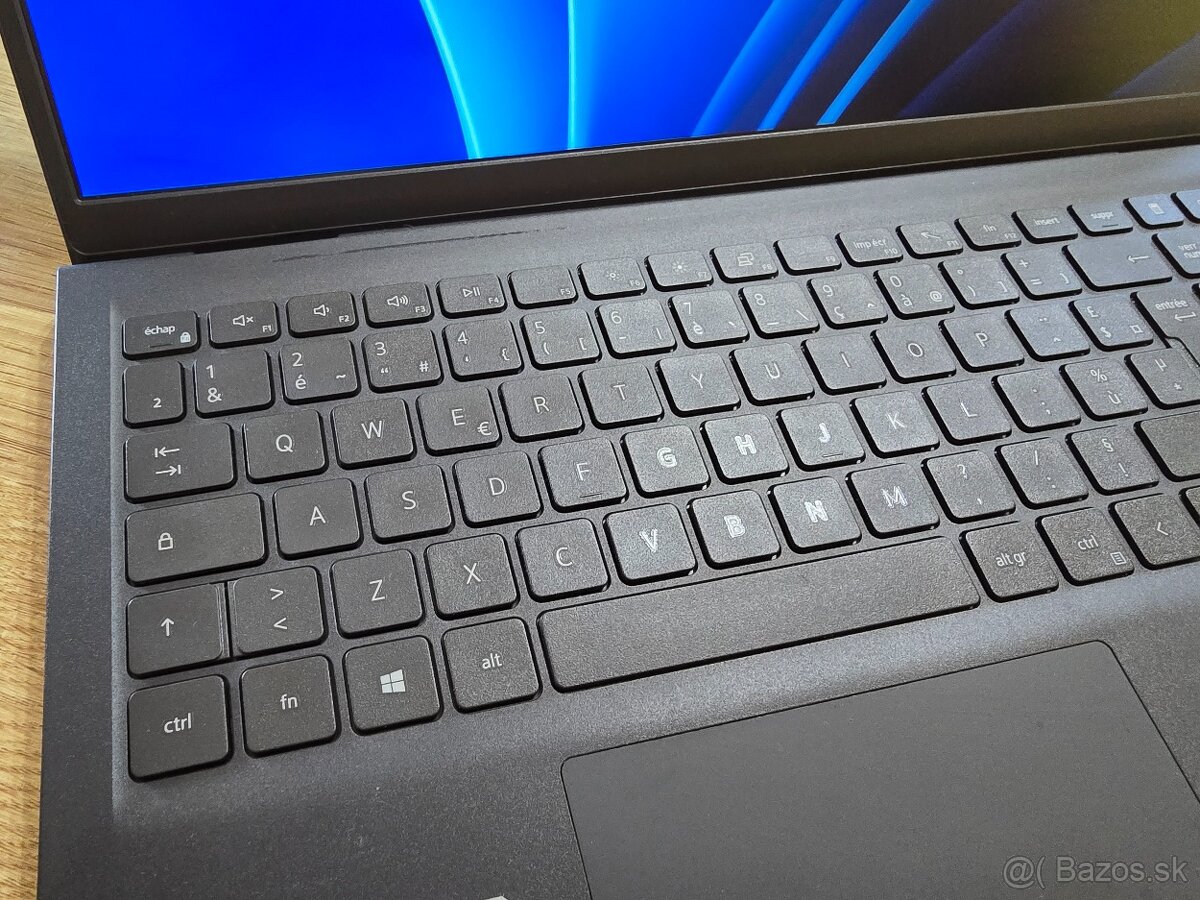 Dell Inspiron 15 s 256gb ssd diskom 8gb ram a intel core i5 - 7