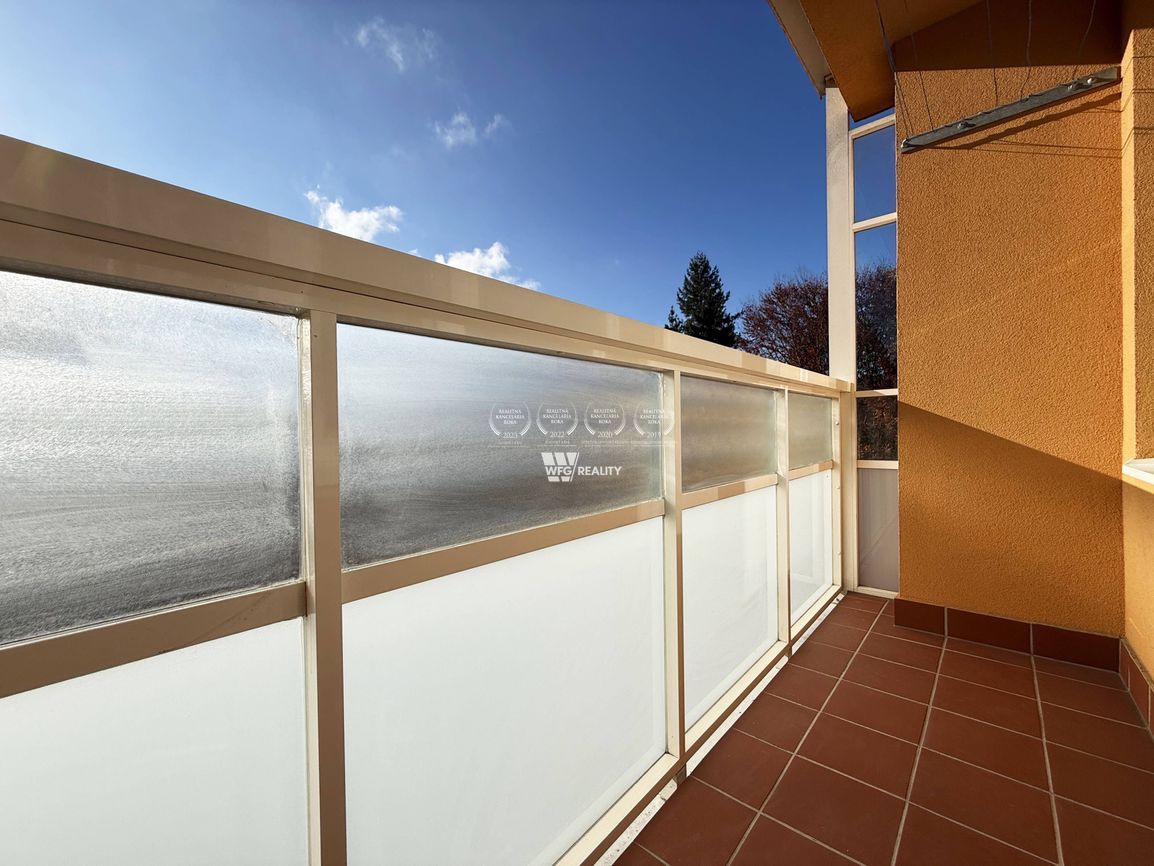 REZERVOVANÉ Na predaj slnečný 3-izbový byt s balkónom na Hli - 7