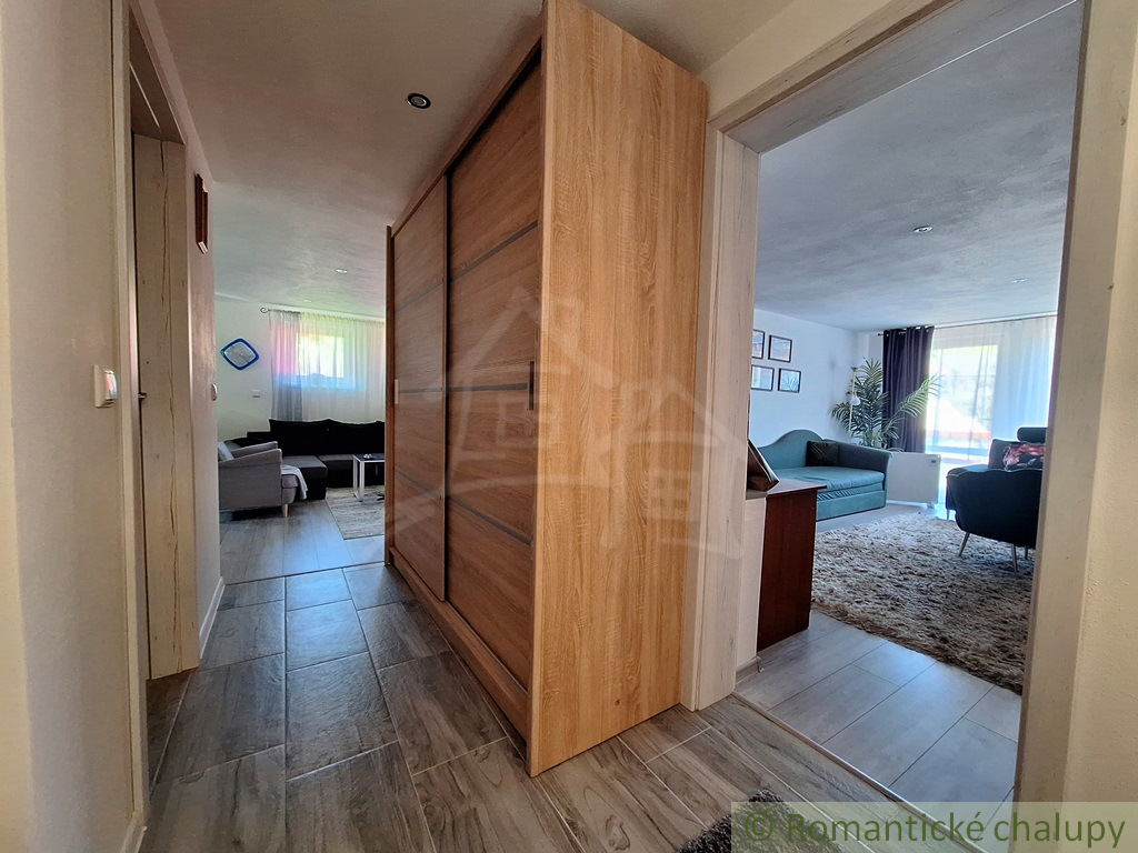 Rozostavaná chalupa pri potoku v malebnej dedinke na Lipto - 7