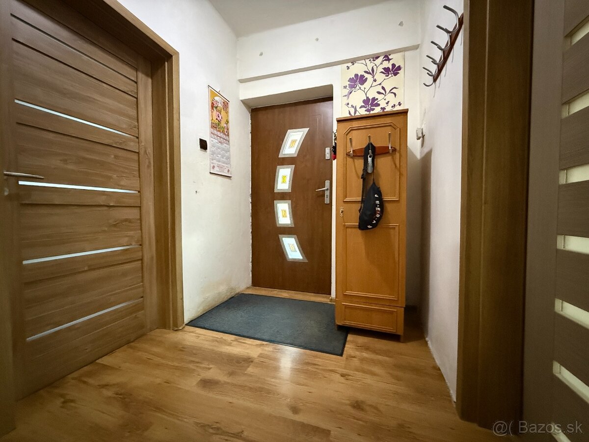 PREDAJ - RODINNÝ DOM - JEDĽOVÉ KOSTOĽANY - 7