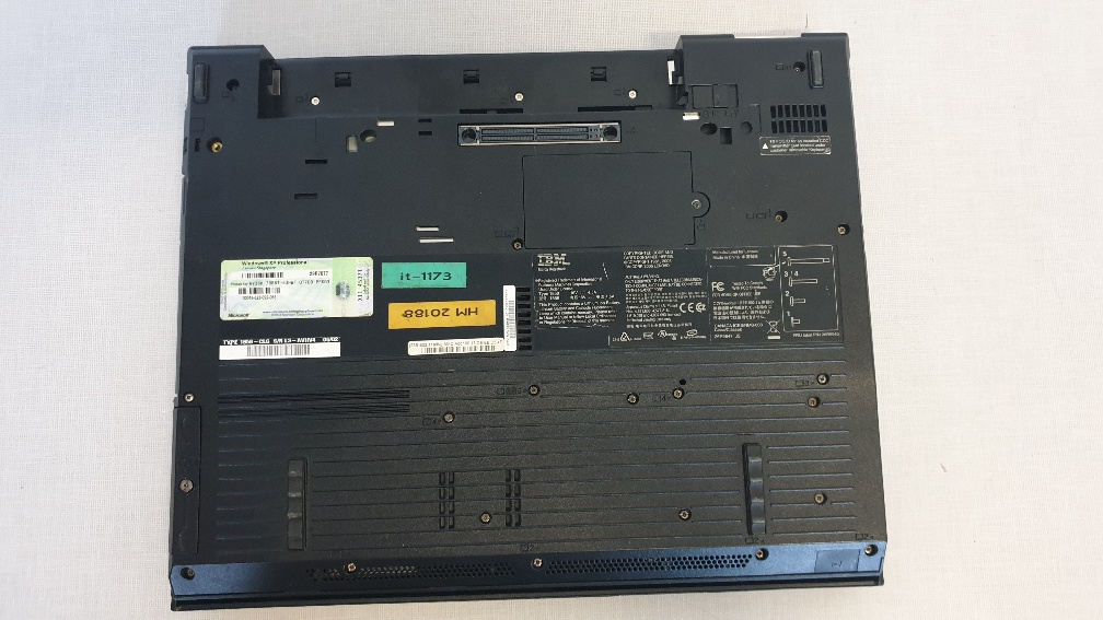 IBM ThinkPad R52 - 7