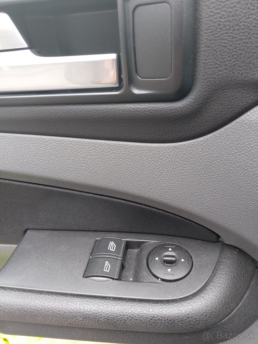 Predám ford focus 1.6,TDCI,80kw r.v 2008 - 7