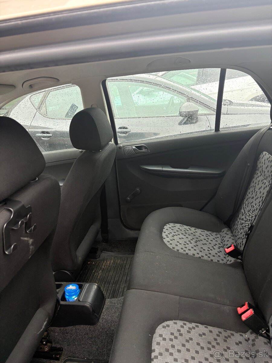 Predám Škodu Fabia 6Y - 7